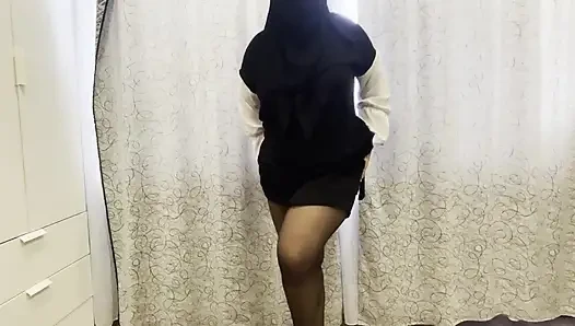 Külotlu çoraplı Faslı üvey kız kardeş