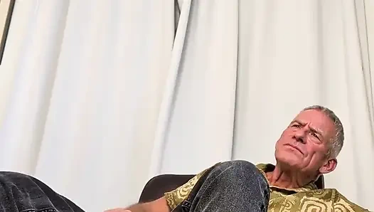 Koç jc puro içiyor ve soyunuyor