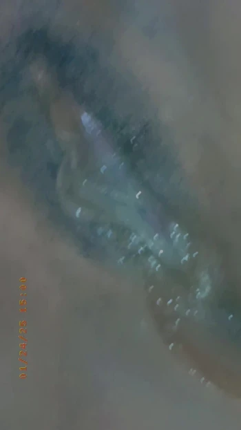 🥶 текущая холодная вода на мою горячую мокрую киску