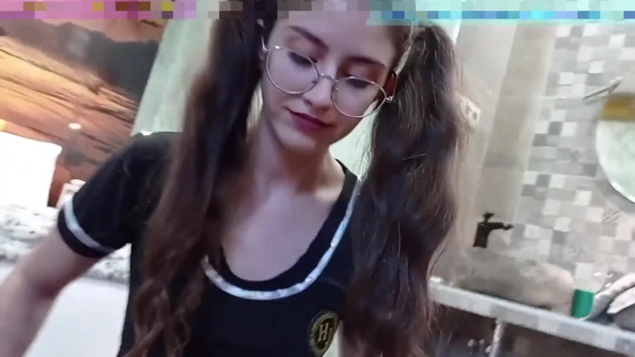 COSPLAY 18Yo BRUNETTE BIG ASS BLOWJOB FUCK FACIAL PART. 1