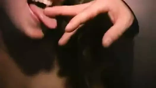 Duvar deliği sahnesi 1 orta yaşlı seksi kadın