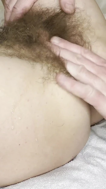 Незабываемый момент из "Волосатая Сара, подборка, супер волосатая милфа трах"