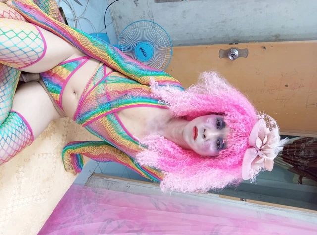 Shemale pear seksi porno derleme videosu giyiyor
