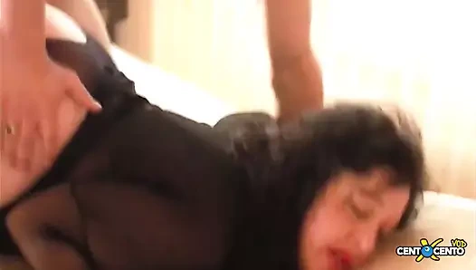 Süper süper! Her şeye hazır, götünde ve amında şişeler ve gerçekten boşalıyorlar! (tam İtalyan filmi)