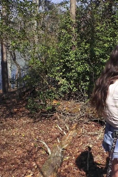 Seksi üvey annemle gizli bir sikiş için açık havada yürüyüşe gidiyorum - amiee cambridge
