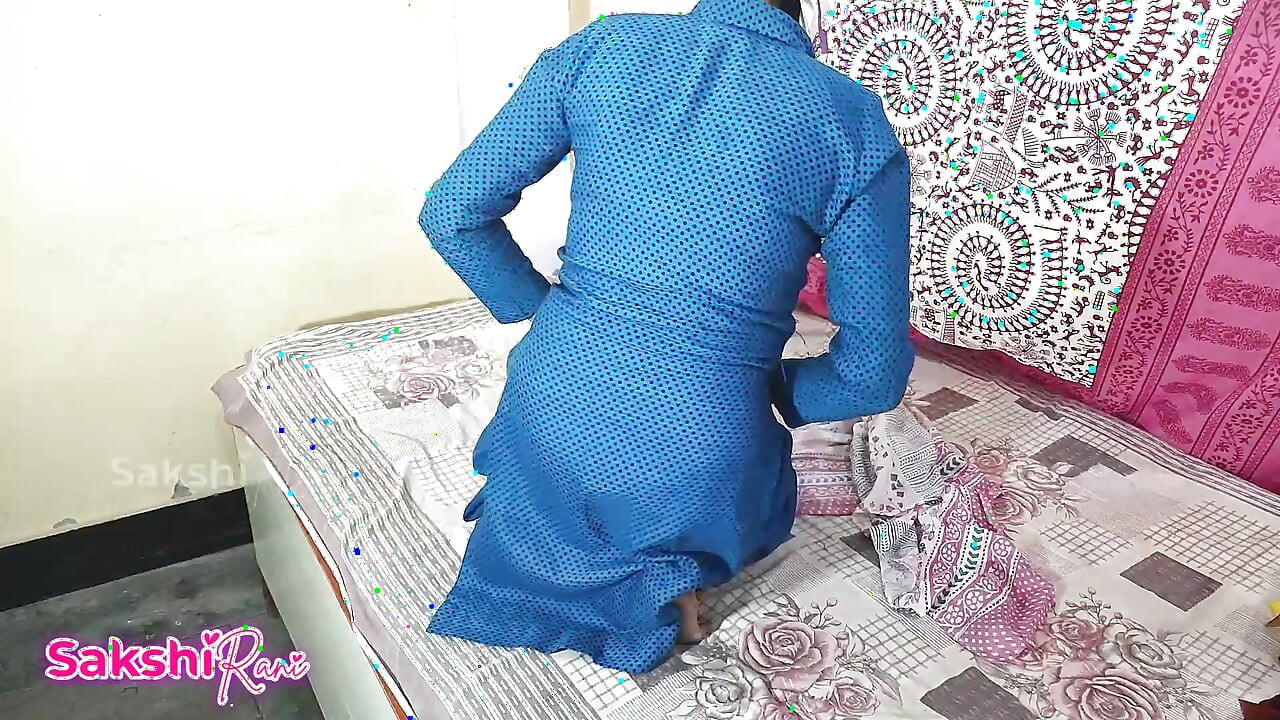 Hintli ateşli seksi üvey anne kıyafetlerini değiştirdikten sonra ayrıldı. Üvey oğul üvey anne ateşli. Hintli hintli erkek arkadaş videosu.