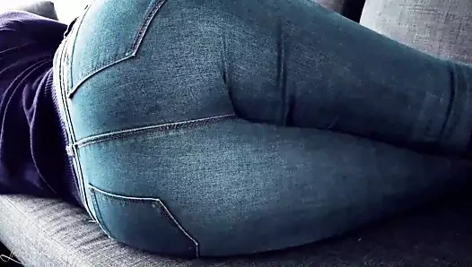 Şişman göt, tembel kanepede patates