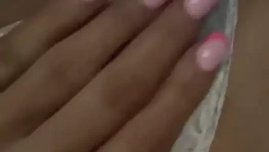 Boşalana kadar amımı külotumdan ovalıyorum