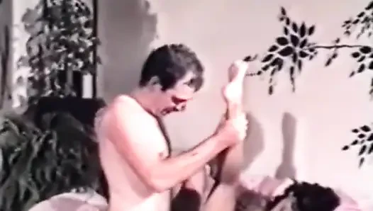 Gençler aşırı 6 - tombul kızlar doyumsuz! (1988)
