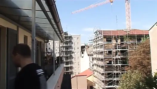 Büyük memeli orta yaşlı seksi kadın kalın yarakla sertçe sikiliyor