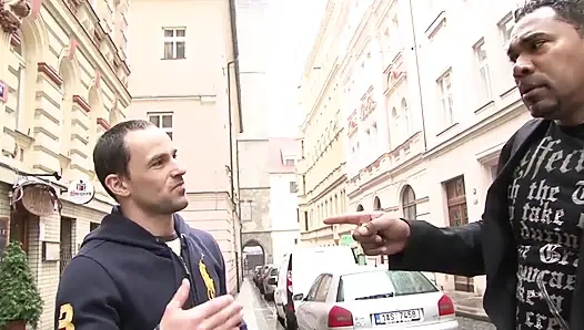 Mükemmel gavat için götte büyük siyah yarak