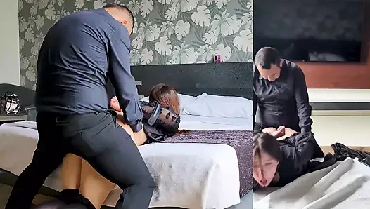 Küçük Orospu Gibi Dövüldükten Sonra Sert Seks (Bölüm 3)