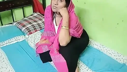 Bugün üvey kız kardeşimi takma yarakla siktim ve çok eğlenceliydi
