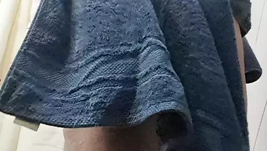 Üvey anne seks yaptıktan sonra güzel bir duş alıyor