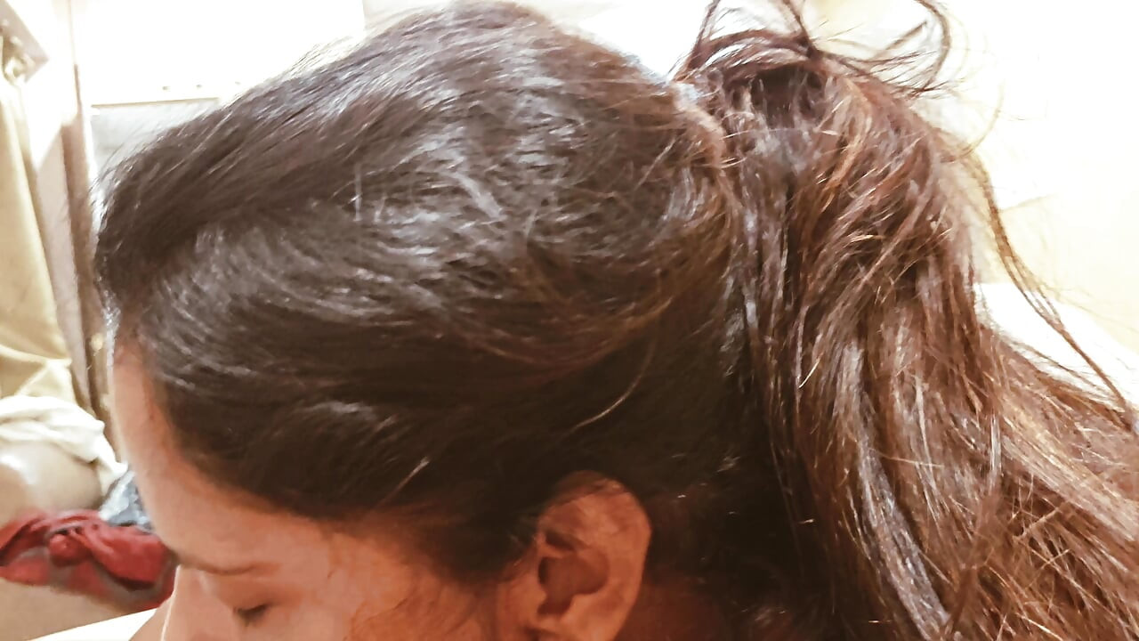 Hintli yenge köle Olivia uzun saçlı derin gırtlak sakso yüz sikişi patlayan boşalma ve ağzına boşalma ve yüzüne sert boşalma