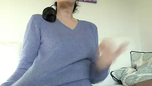 Kazak fetişi, kaşmir kazak, kurnaz ve yumuşak, Lady Victoria Valente bakış açısı joi klip