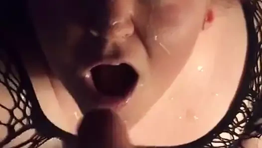 Küçük bayan j çekerek o boşalmak dışarı