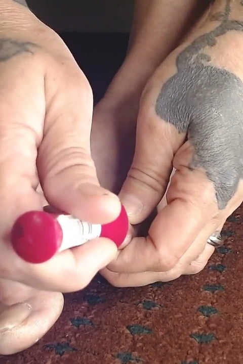 Ateşli pembe toenail parlatma toynağı yağı