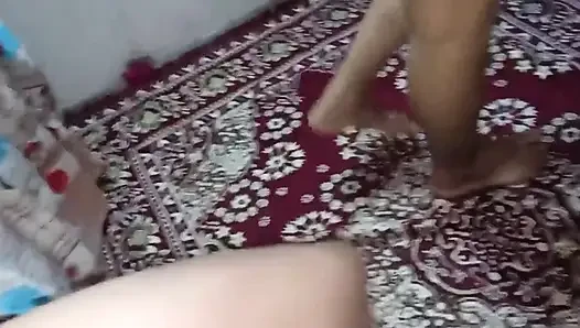 Seksi niharika yenge sert amcık seksi yapıyor