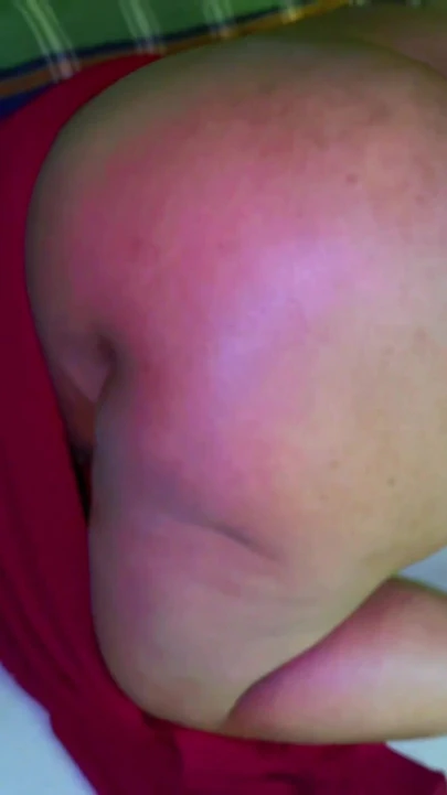 Mısırlı ateşli iri güzel hizmetçi yatak odasını temizlerken patron tarafından sikiliyor ve yatağın altında kaldı - Arap sıkışmış ve göt... | Klip 1