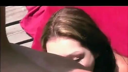 Amcık yalayan amcık bahçede mastürbasyon yapıyor