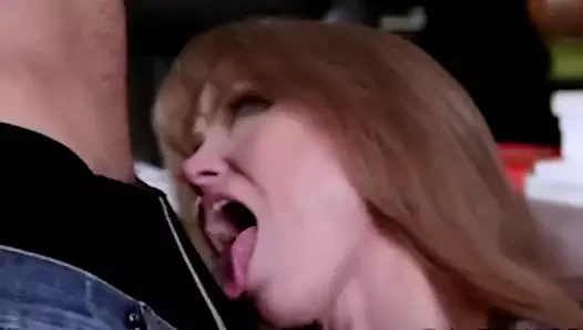 Büyük yığılmış öğretmen darla vinç özel dersler verir