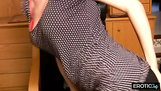 Düz kamera kızları sana ateşli mastürbasyon videoları sunuyor - çekildi