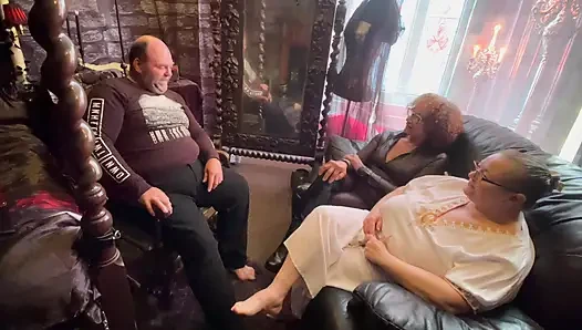 Bölüm 1:- Çiftlerle blackberrymilf öğretmek. Şaplak, aşağılama, oral ve seks!