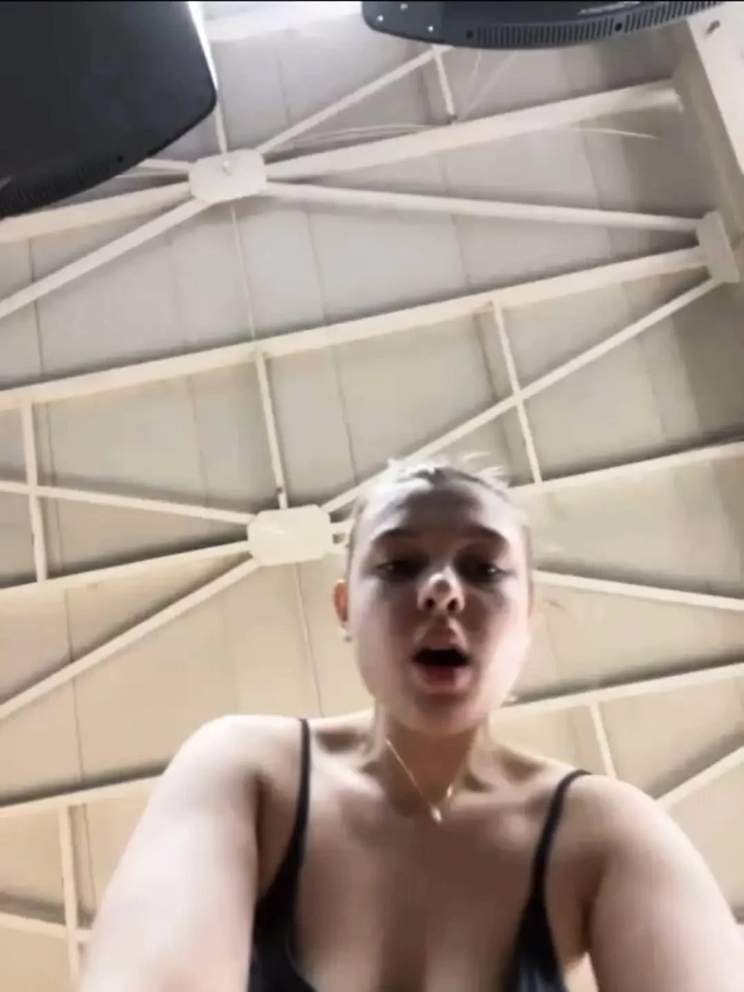 Hard fucking blonde girl in the gym