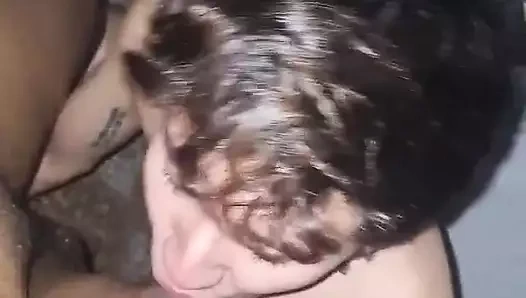 Büyük zenci ağzıma boşalıyor