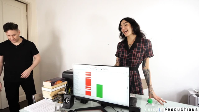 Brisen, сквиртующая шлюшка секретарша