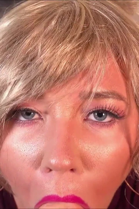 Karen müdürle konuşmak istiyor