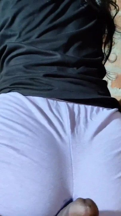 While bathing, the sister-in-law saw her brother-in-law's penis and started licking it and by arousing her pussy, she… | Clip 1