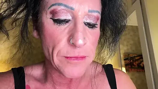 Gulp Şükran Günü: Tanrıça Kandy seni boğazından yutuyor
