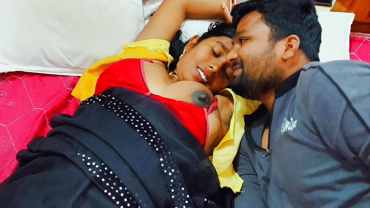 Truck driver aur truck driver ki girlfriend Aaj bahut din ki baat sex kiye- desi hot village bhabhi doggy style fucking - hindi