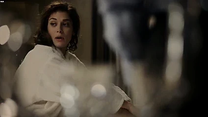 Lizzy Caplan - MoS 10