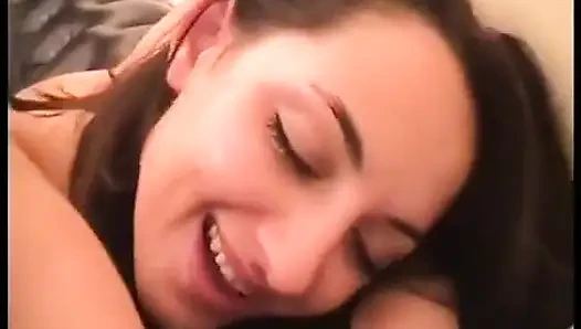 Kız öğrenci ilk kez sikiliyor