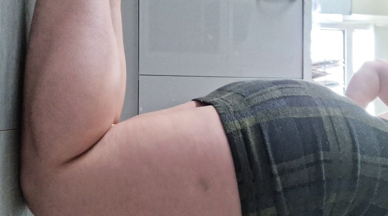 mini etek ve butt plug tease