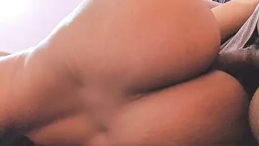 Güzel üvey kız kardeş üvey babasıyla seks yapıyor