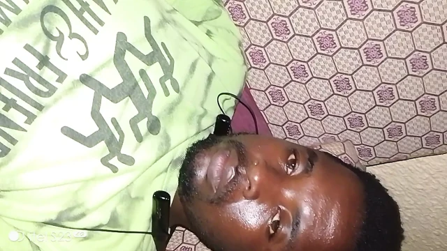 Evde yalnız ve yarağıma masaj yapıyor