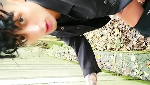 Twink fahişe gibi sikiliyor - dışarıda, arkadan ve dölleniyor