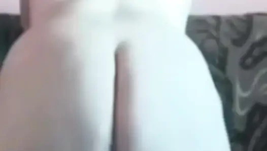 Twerkelés kövér seggel