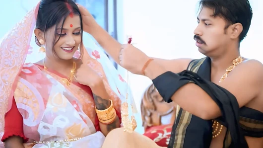 Bhabhi ji ko sone haar dekar ghori bna kar pel diya