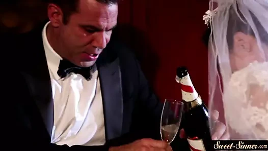 Güzel arap yeni kocası tarafından dövülerek