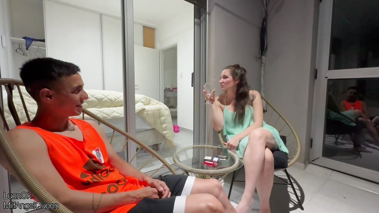 Yeni Yıl'ı kutladıktan sonra üvey annemi anal ile seviştim / LuenOk x MilfAngelQueen