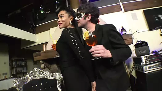 Büyük sert transeksüel horoz