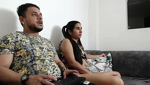 Çok seksi arkadaşım evde onunla olmayı seviyorum