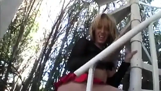 Culona rubia milf monta bbc como una profesional
