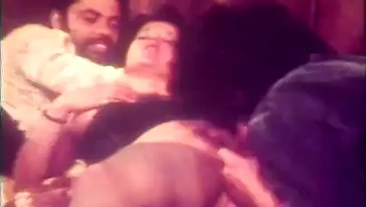 Bir cüce çocuk ile Creampie üçlü (1970'lerin vintage)