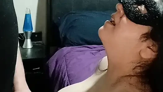 Göğüslerimden sıcak dölünü yaladı